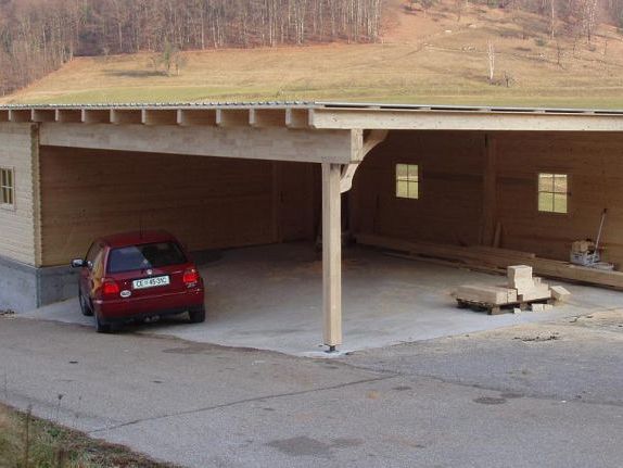 Lesena garaža – Dolenjska