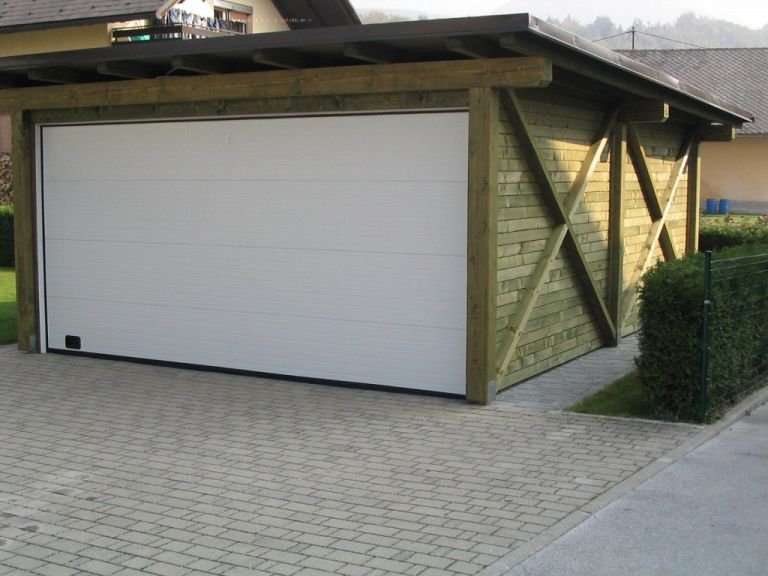 Lesena garaža – Godič-1